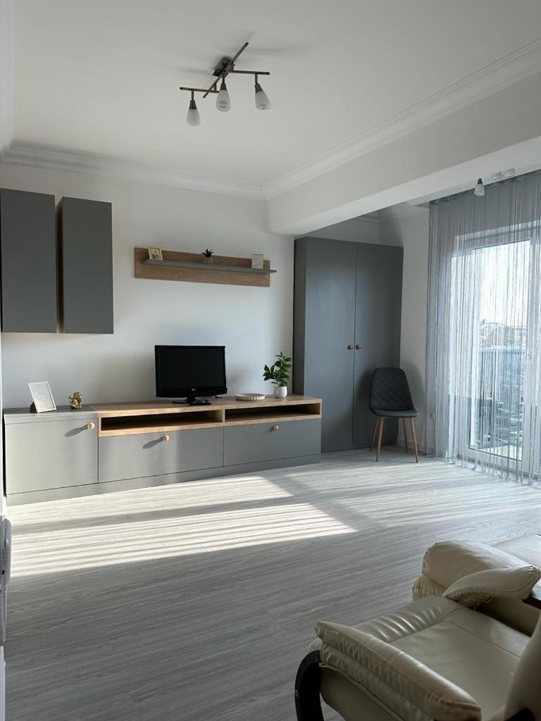 Cozy Holidays In Center Of Suceava Esplanada المظهر الخارجي الصورة