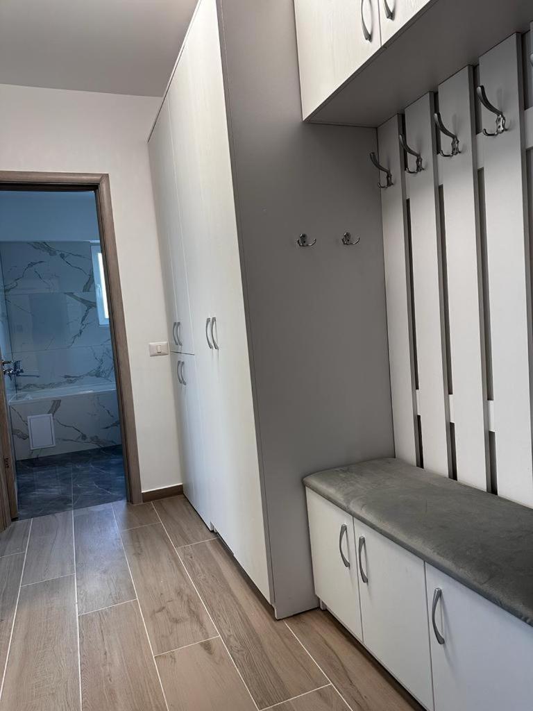 Cozy Holidays In Center Of Suceava Esplanada المظهر الخارجي الصورة